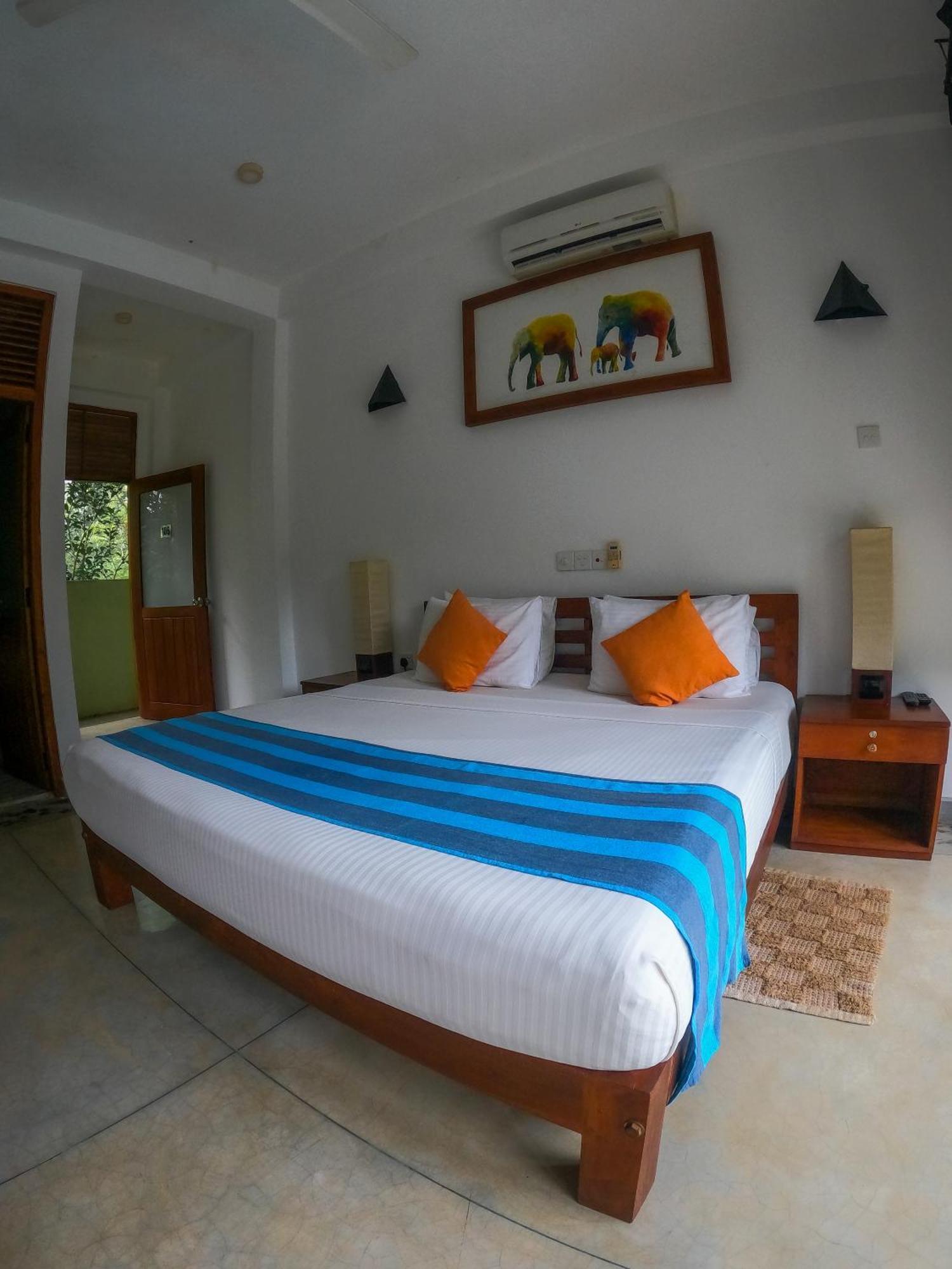 Hotel Athgira Udawalawe Eksteriør billede